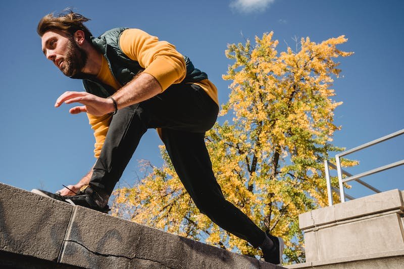 Guy doing parkour